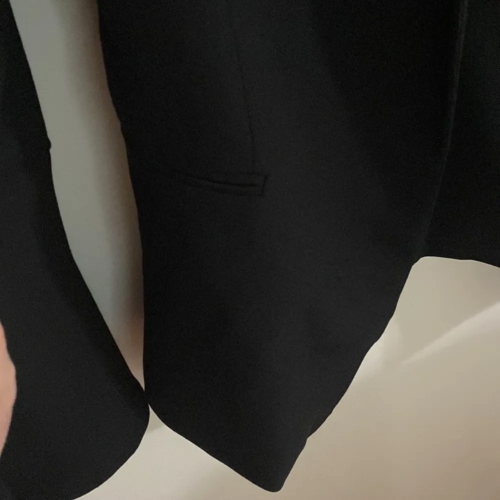 Catherine by Catherine Malandrino black flutter bell sleeve open blazer size 10 - Image 6