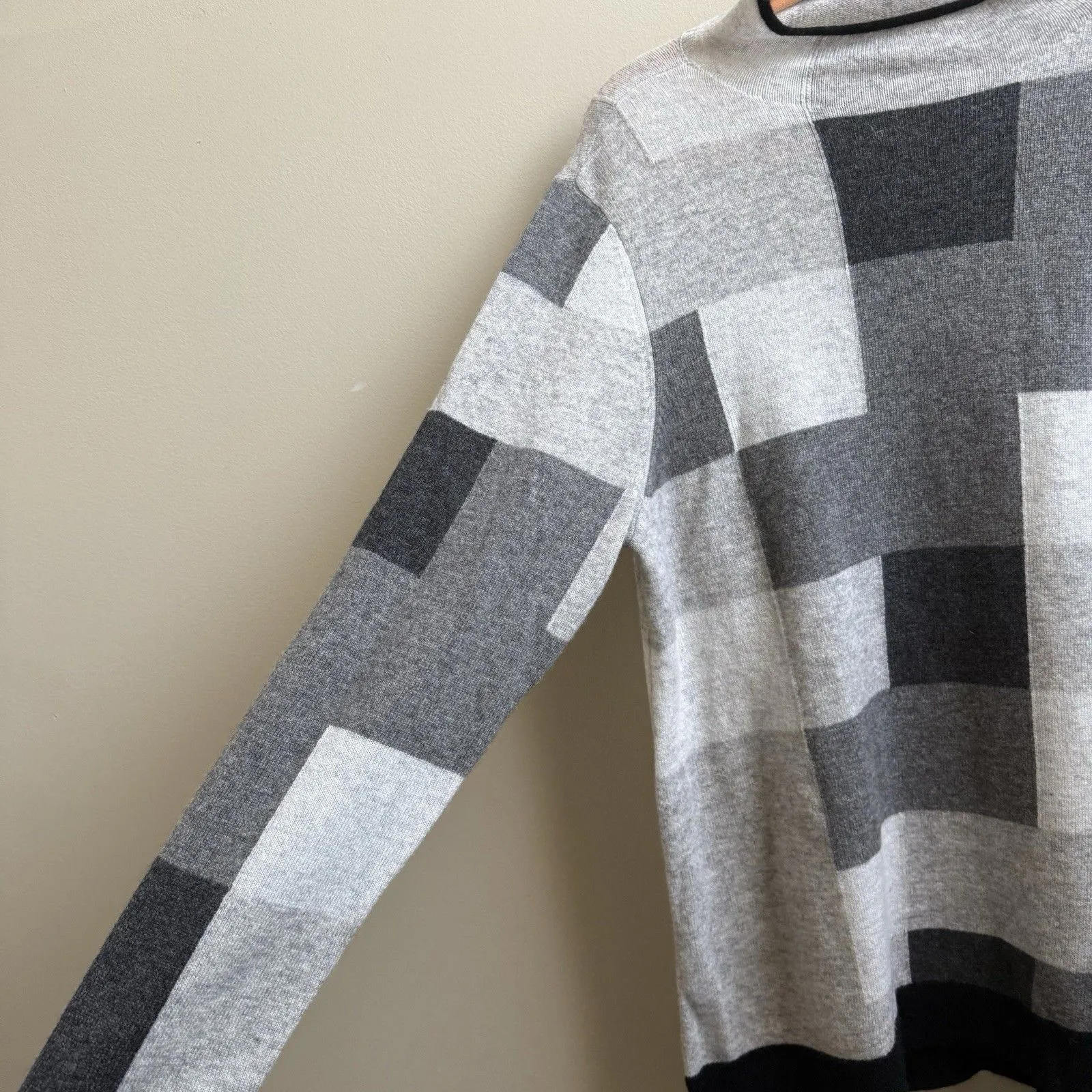 NWT CHARTER CLUB 100% Cashmere Grey Black Colorblock Sweater Women's Size XL - Image 3