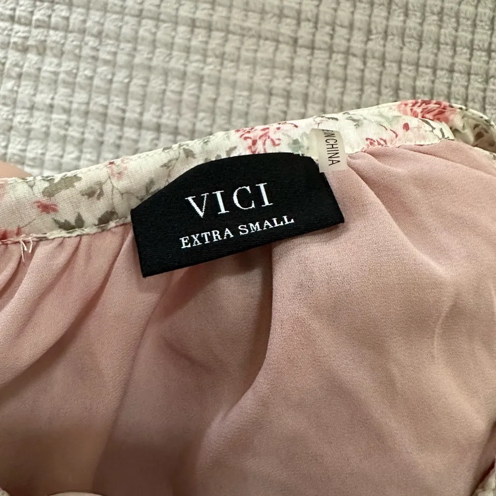 Vici Floral Ruffle Front Tie Blouse - Image 3