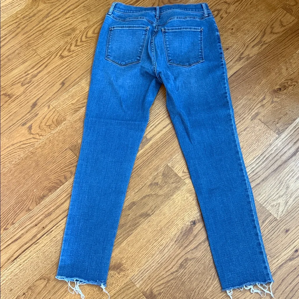 A.N.A. A New Approach Button Fly Jeggings Light  Wash Denim Size 8 - Image 4