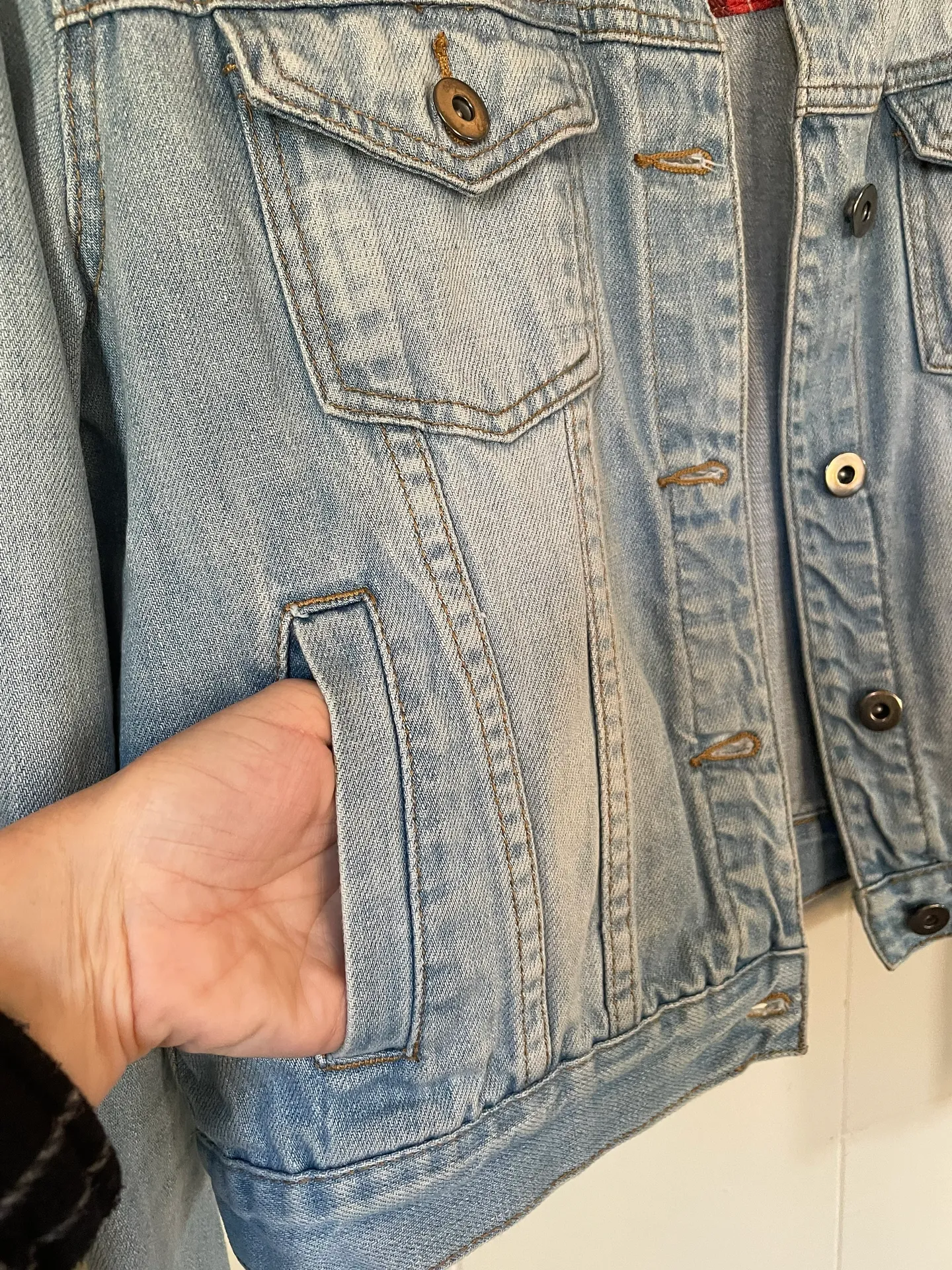 Crop jean jacket light wash denim studded 90’s Y2K women’s size S - Image 6