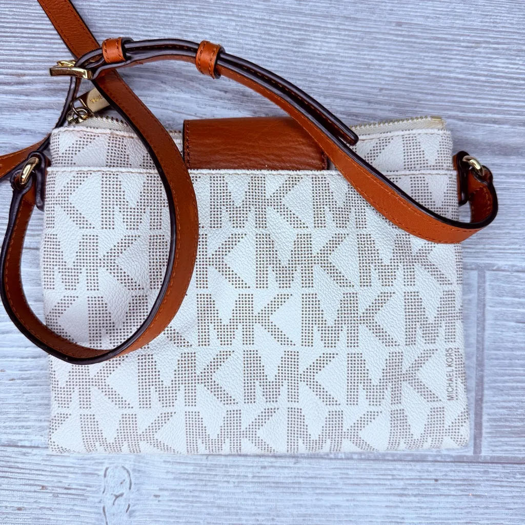 Michael Kors Fulton beige/tan double zip crossbody bag purse  vegan leather - Image 8