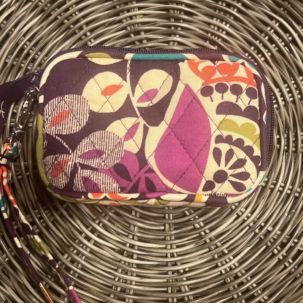 Vera Bradley Zipper/Removable clutch - Image 3