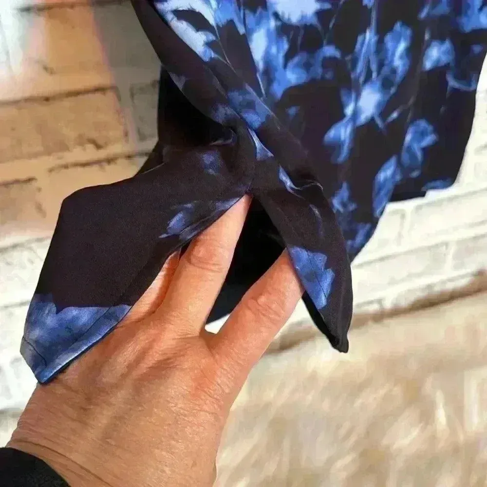 Vince Camuto dress size small in excellent condition black‎ blue and white color - Image 7