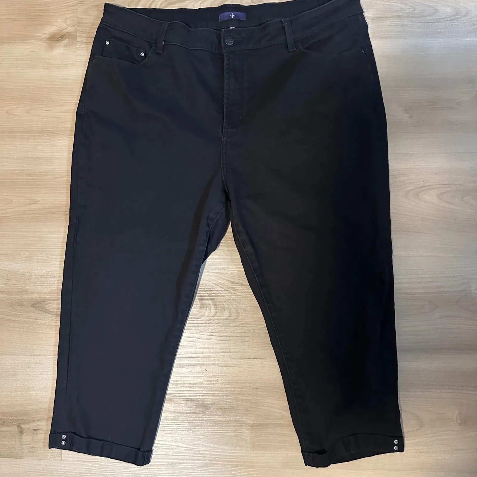 NYDJ Not Your Daughter‎ Women's 18W Black Capris Pants Cropped Sculpt Stretch - Image 7