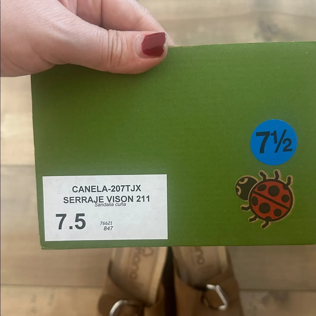 Yokono Women's Brown Leather Suede Wedge Sandals Size 7.5 Shoes Buckled Strap Green - Image 9