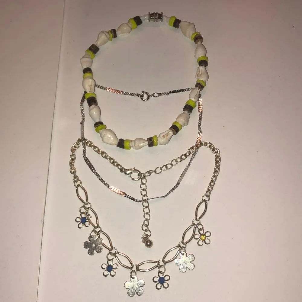 Lot of 3 Ankle Bracelets Shell Silver Tone Boho Floral Anklets - Image 2