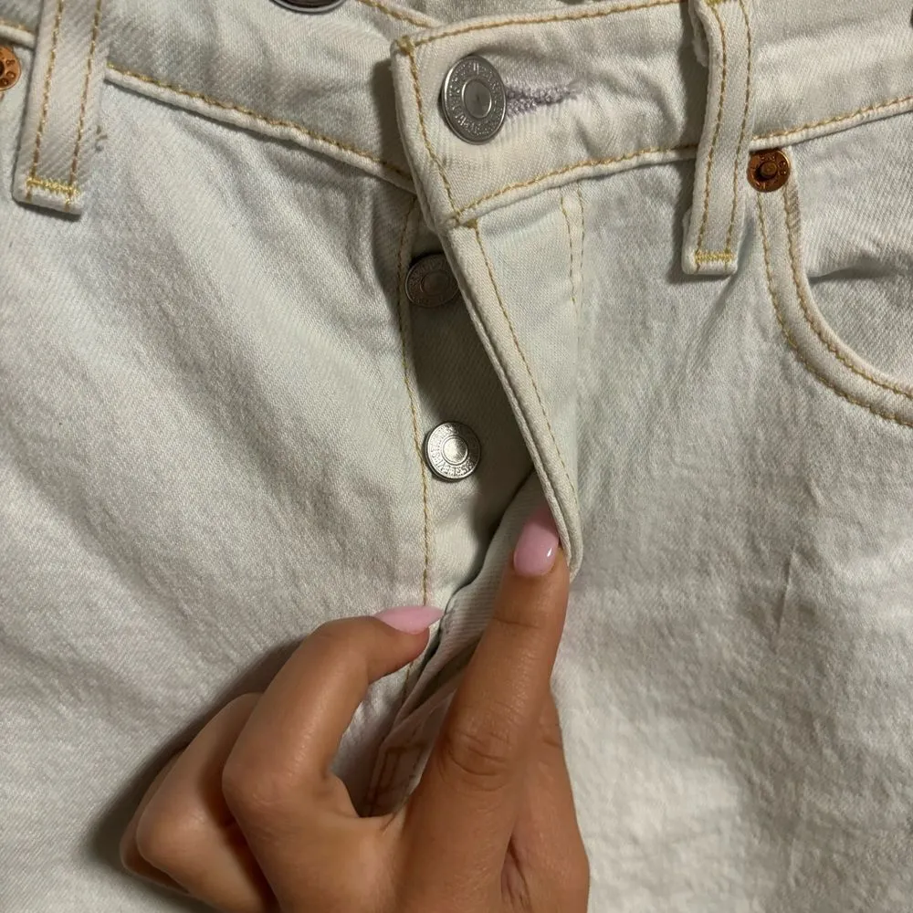 Levi’s Wedgie Icon Fit Denim in Faint Hearted- Size 29 - Image 7