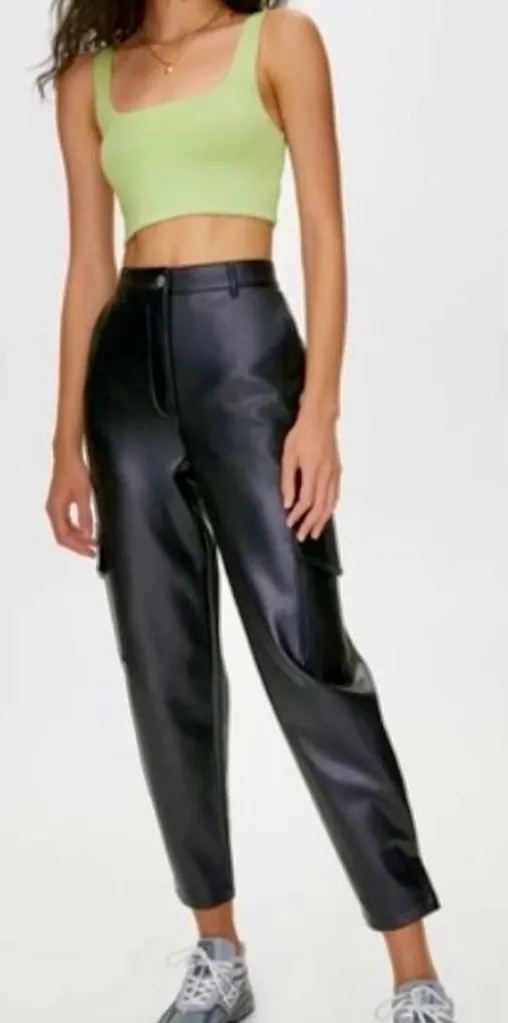 Aritzia WILFRED Black Modern Cargo Vegan Leather Adjustable Ankle Pants Sz 00 - Image 1