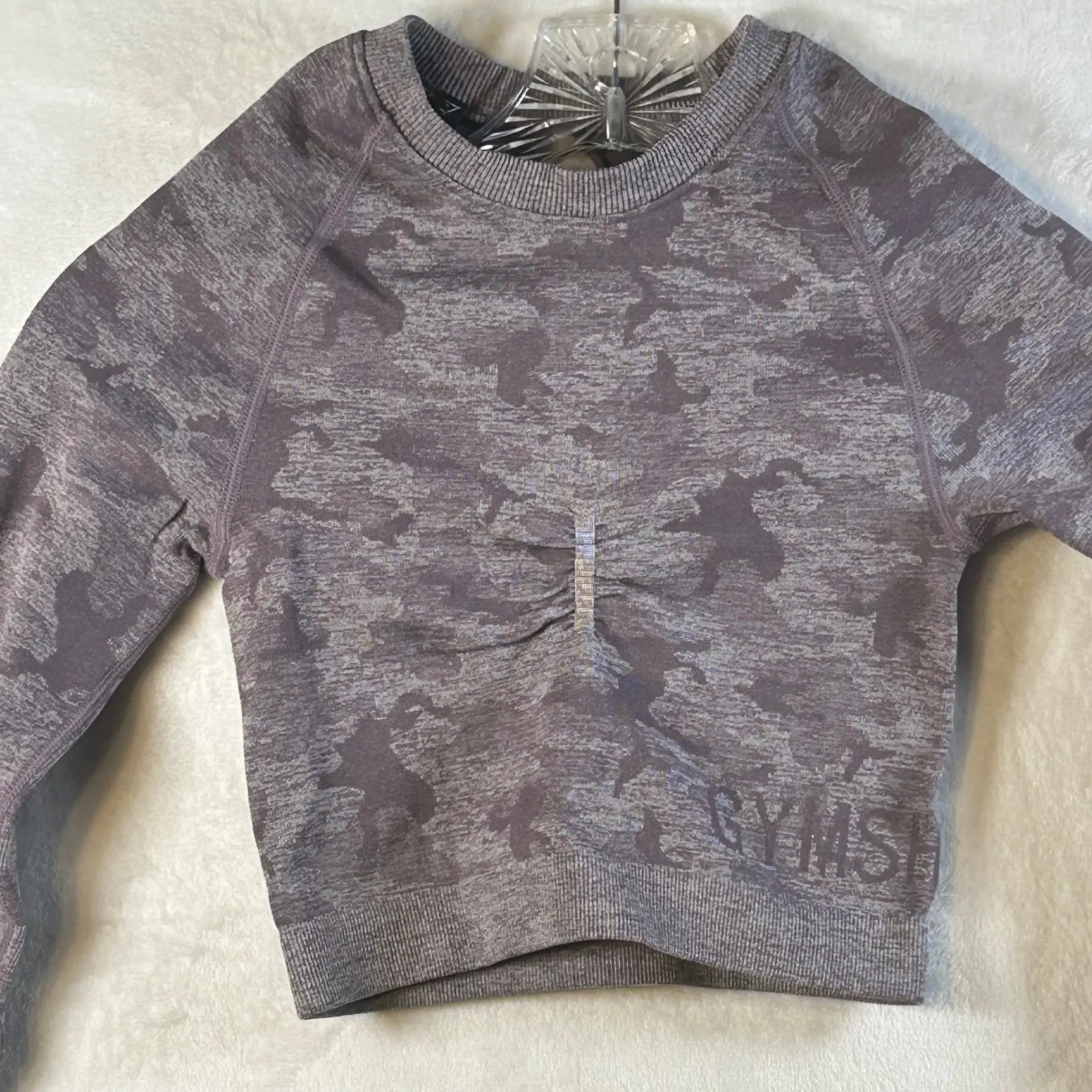 Gymshark Purple Camo Seamless Long Sleeve Crop Top Thumbholes Ruched Activewear - Image 3