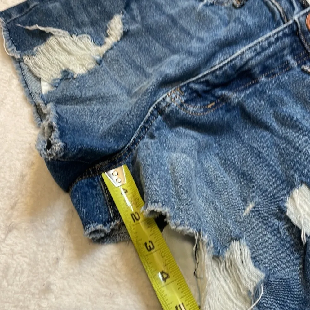 Short shorts mom Jean shorts distressed, high rise, size 7 / 28W - Image 8