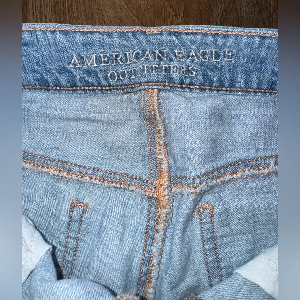 American Eagle Tomgirl jeans size 2 - Image 4