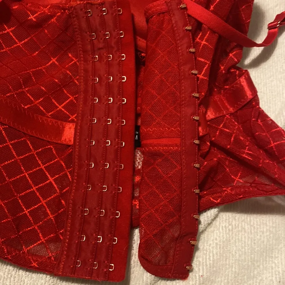 Women’s red bra/ corset size medium - Image 4
