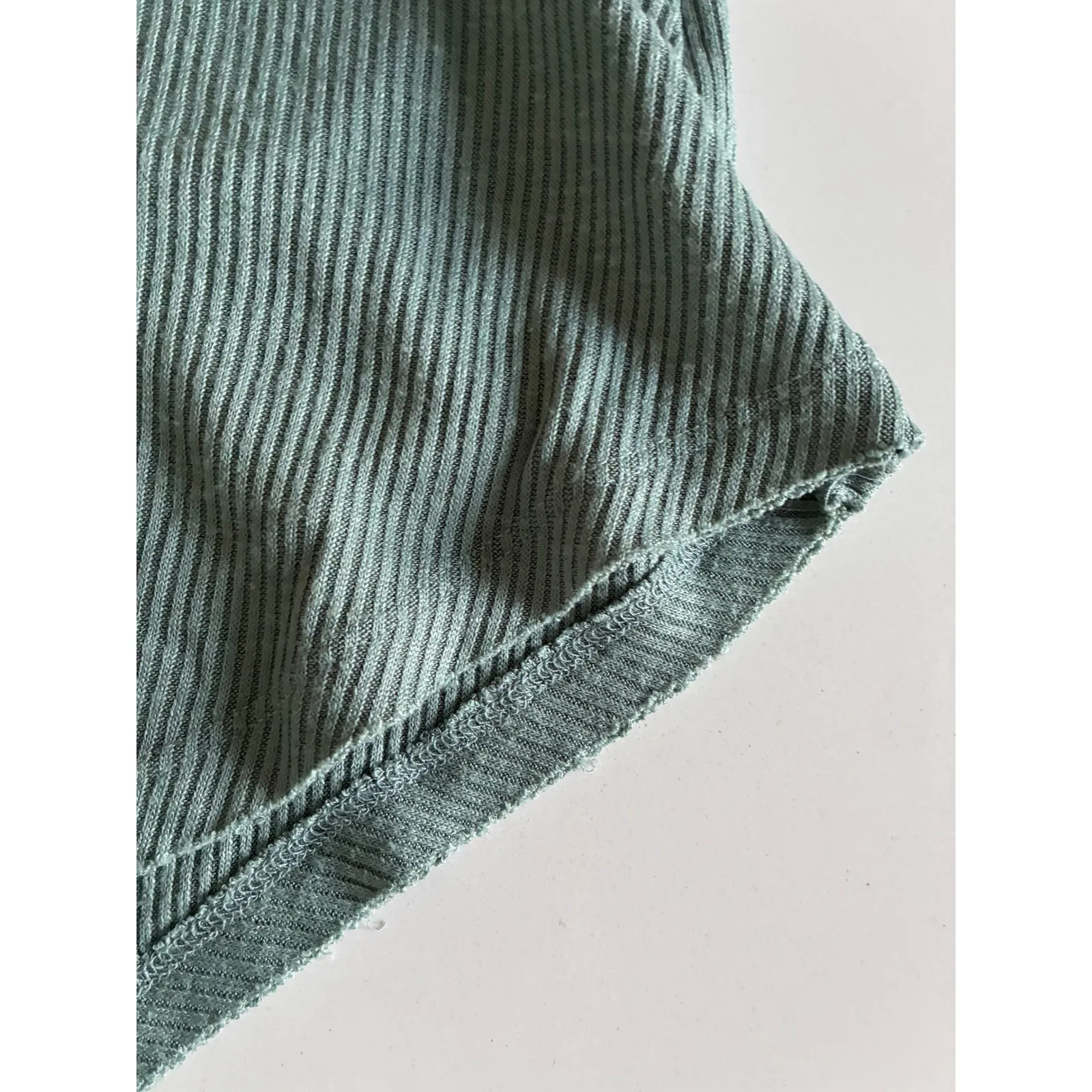 Z Supply Ribbed V Neck Swing Tank Top Green Women's Size Medium - Image 2