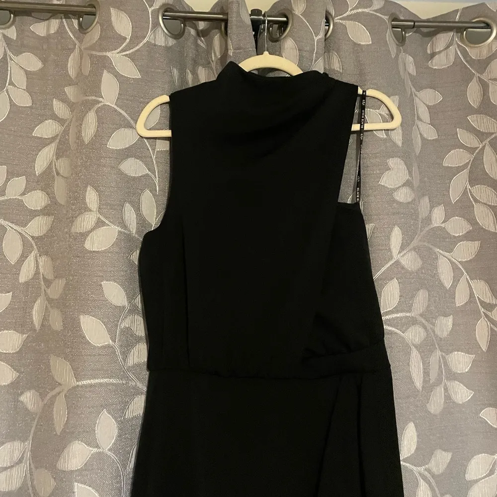 Black Halo Floella Black Gown - Image 10