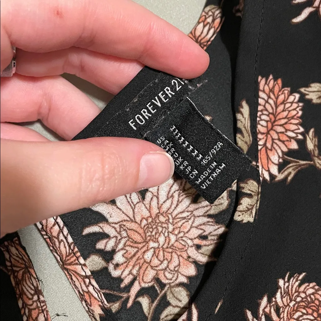 Forever 21 Black and Pink Floral Top - Image 2