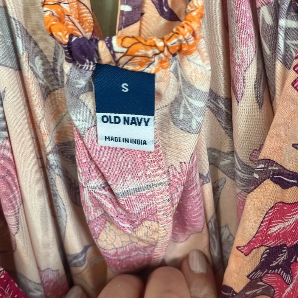 Old Navy sleeveless v- neckline tie back peach Floral Maxi Dress size small - Image 5