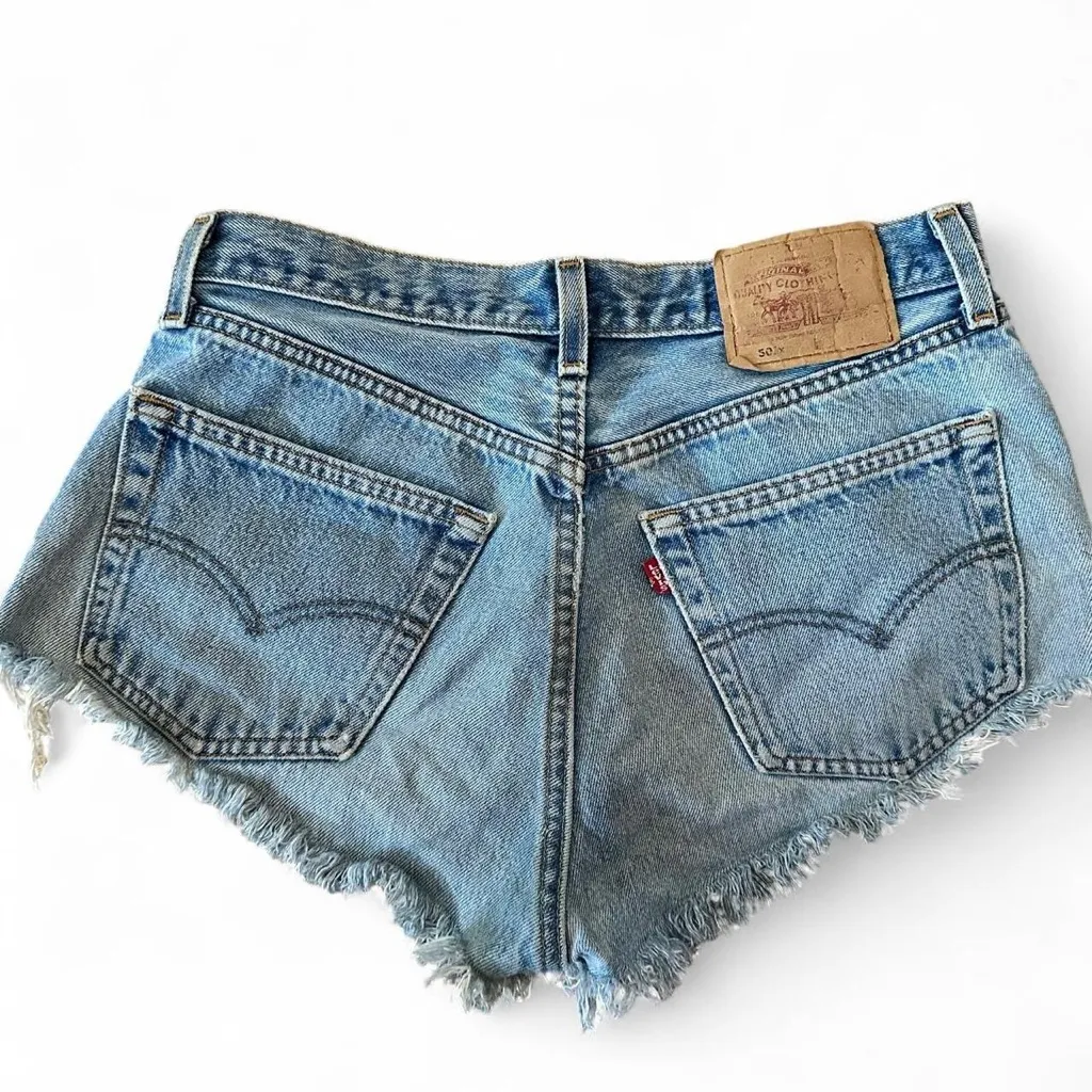 LEVI’s 501 distressed Jean shorts high rise button fly size 26 - Image 2