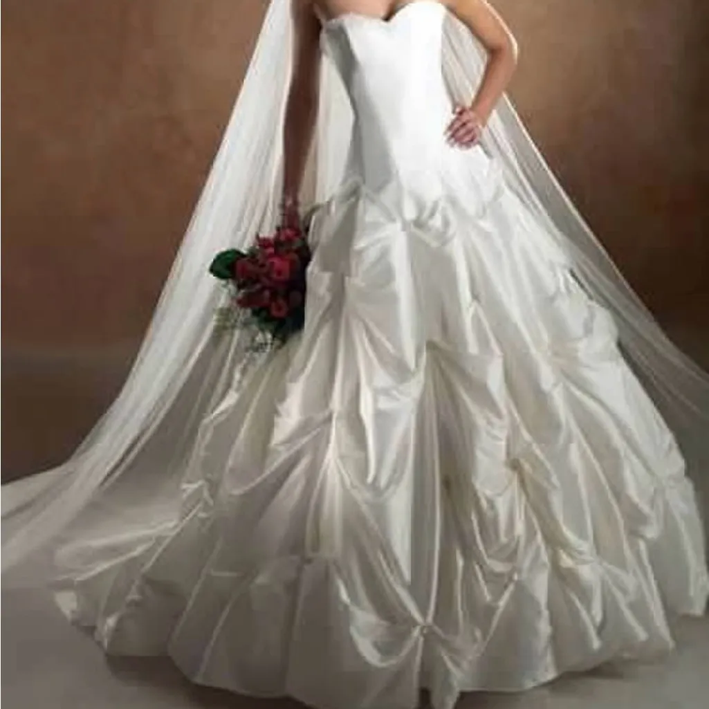 Maggie Sottero wedding dress size 8! White - Image 2