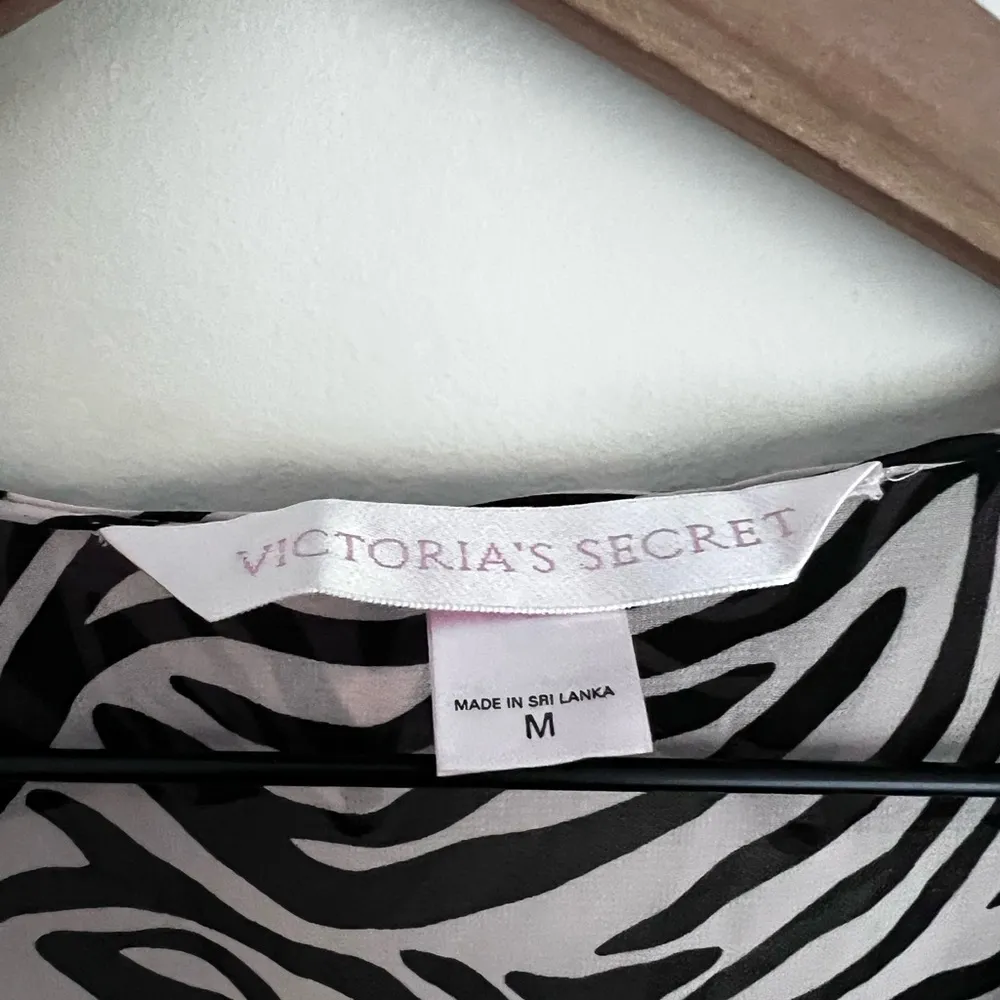 Victoria’s Secret top sheer ruffle vintage long sleeve zebra print M - Image 3