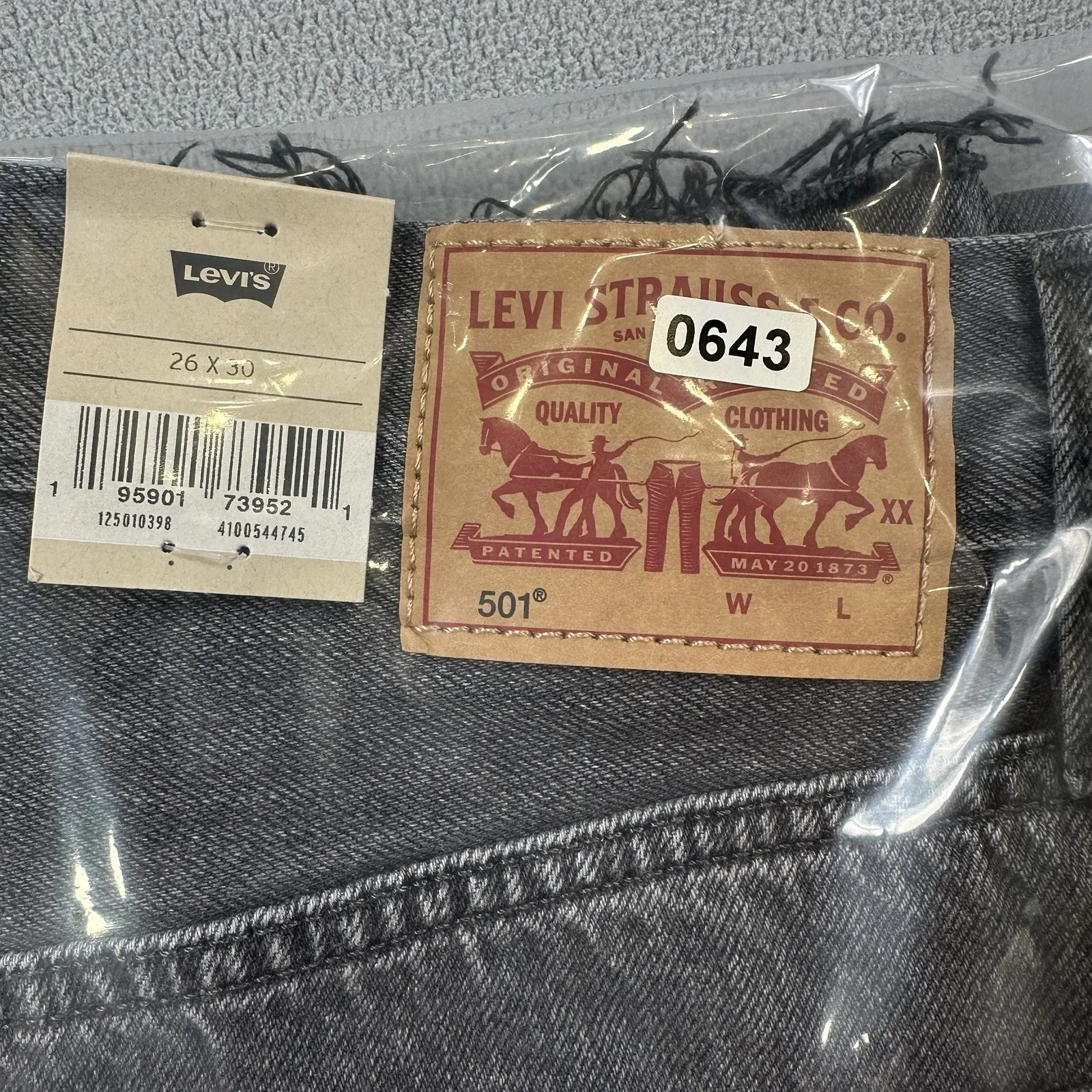 NWT Levis 501 Jeans Womens 26x30 Grey High Rise Straight Leg Fitted Faded Denim - Image 13