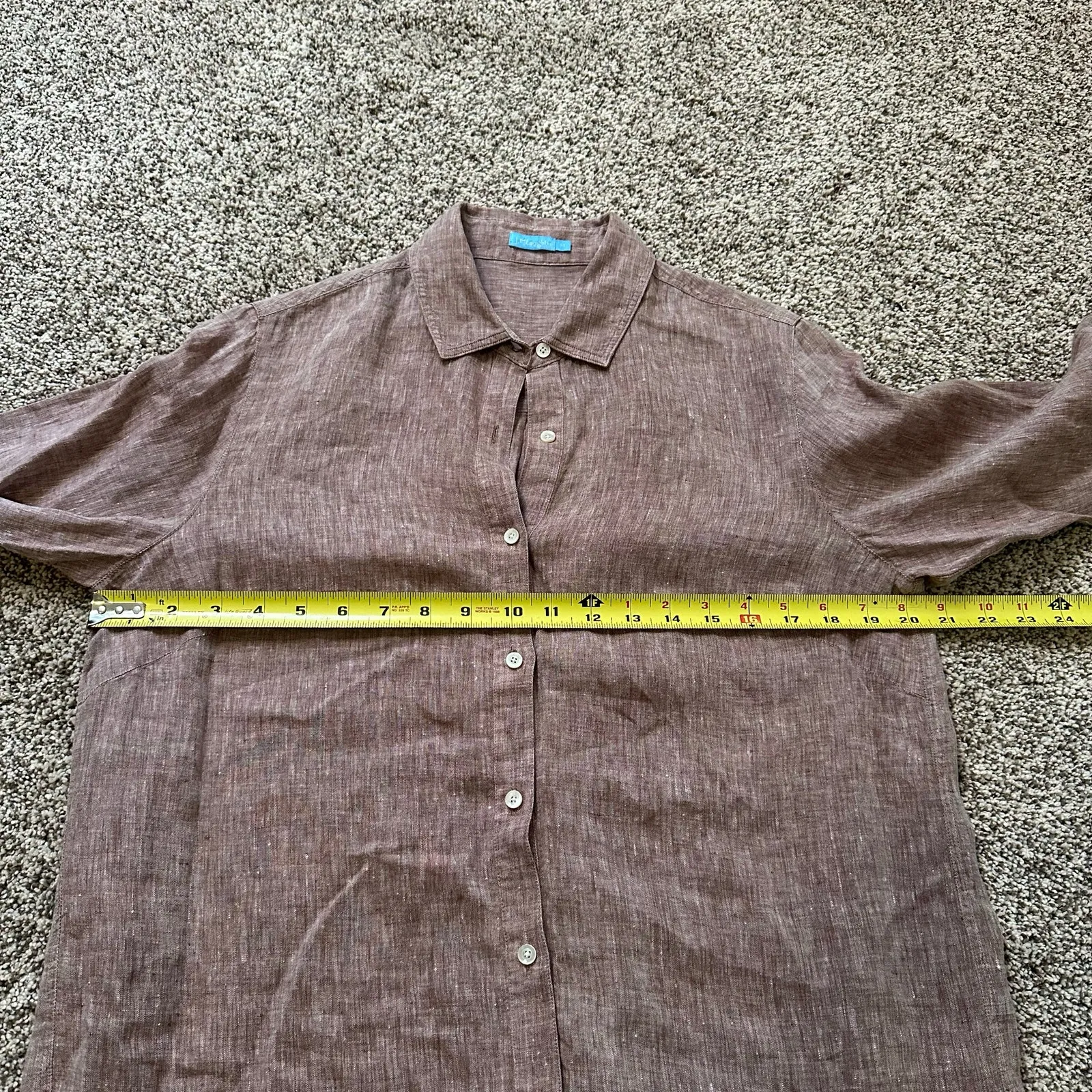 J. McLaughlin  light brown linen button down top size M - Image 10