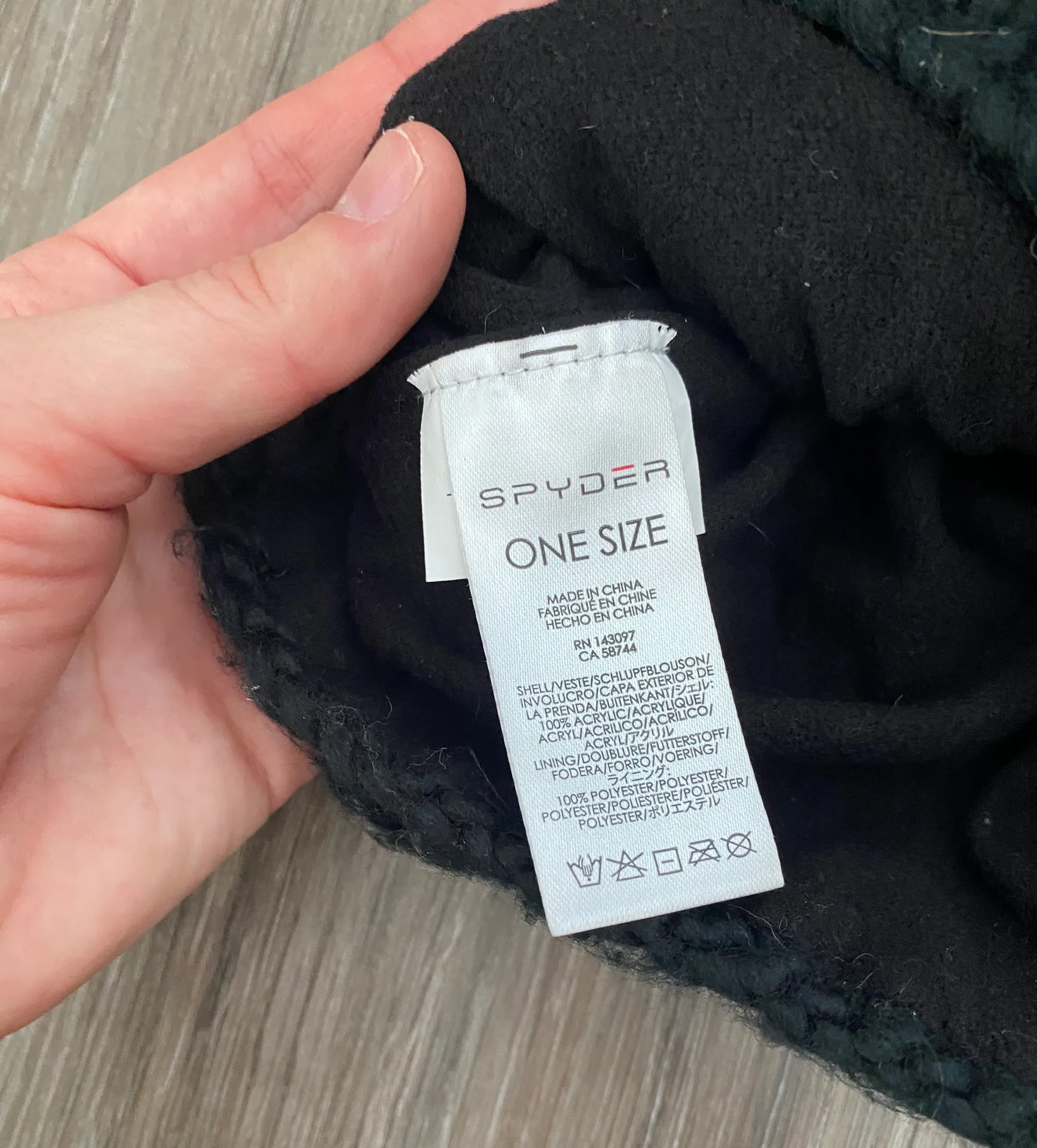 black cable knit winter hat - Image 3