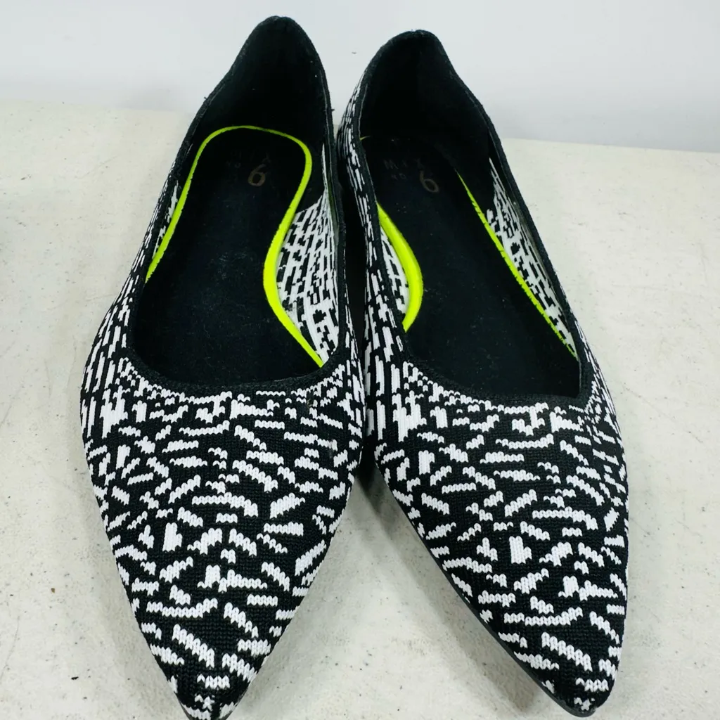 Mix No. 6 Black and White Patterned Flats size 8,5 New - Image 3