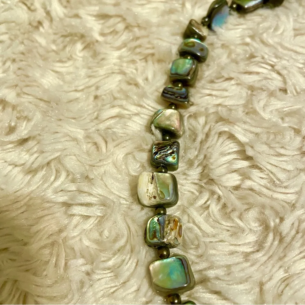 Vintage Natural Hand Carved Abalone and Hematite Necklace Vtg - Image 5