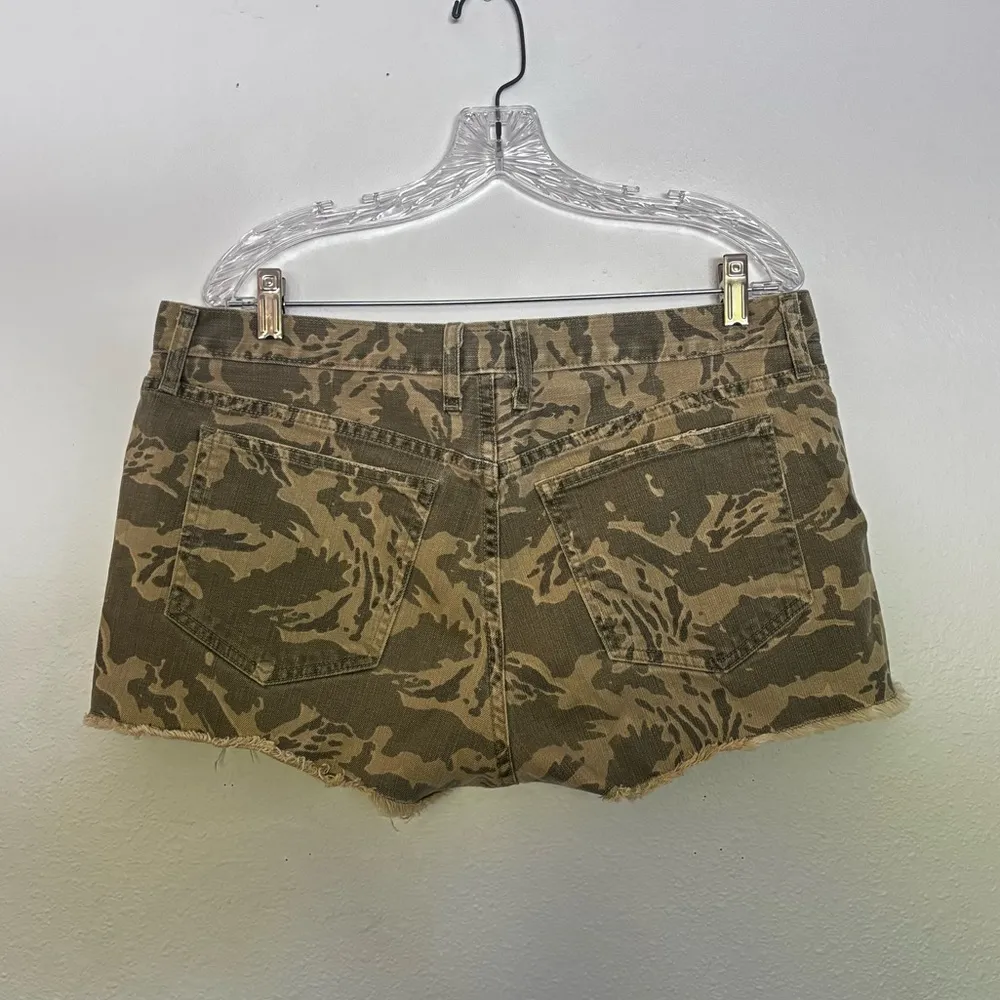 Current/Elliott  The Boyfriend Broken Camo Shorts - Image 5