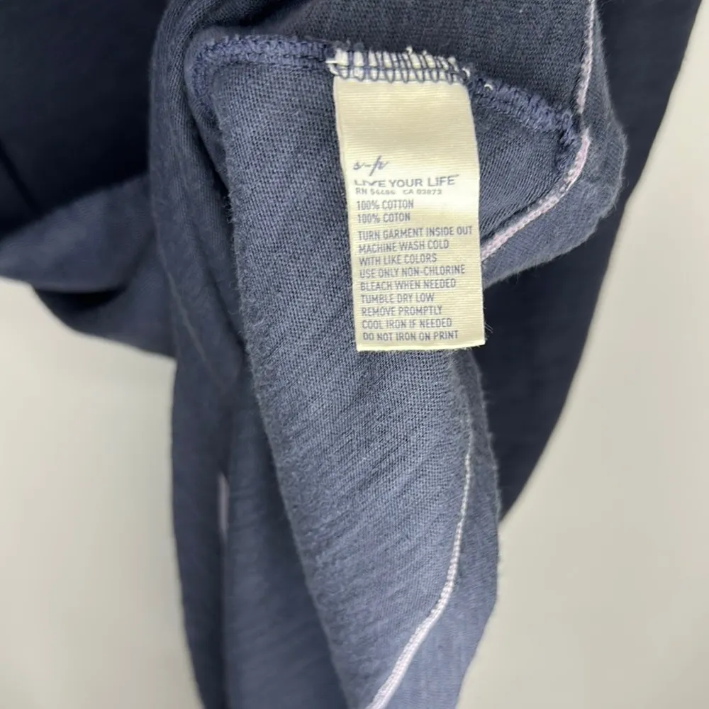 American Eagle Outfitters Love Graphic Tee - Image 4