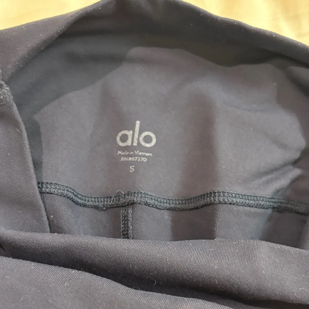 ALO Yoga Navy Ribbed Leggings - Image 4