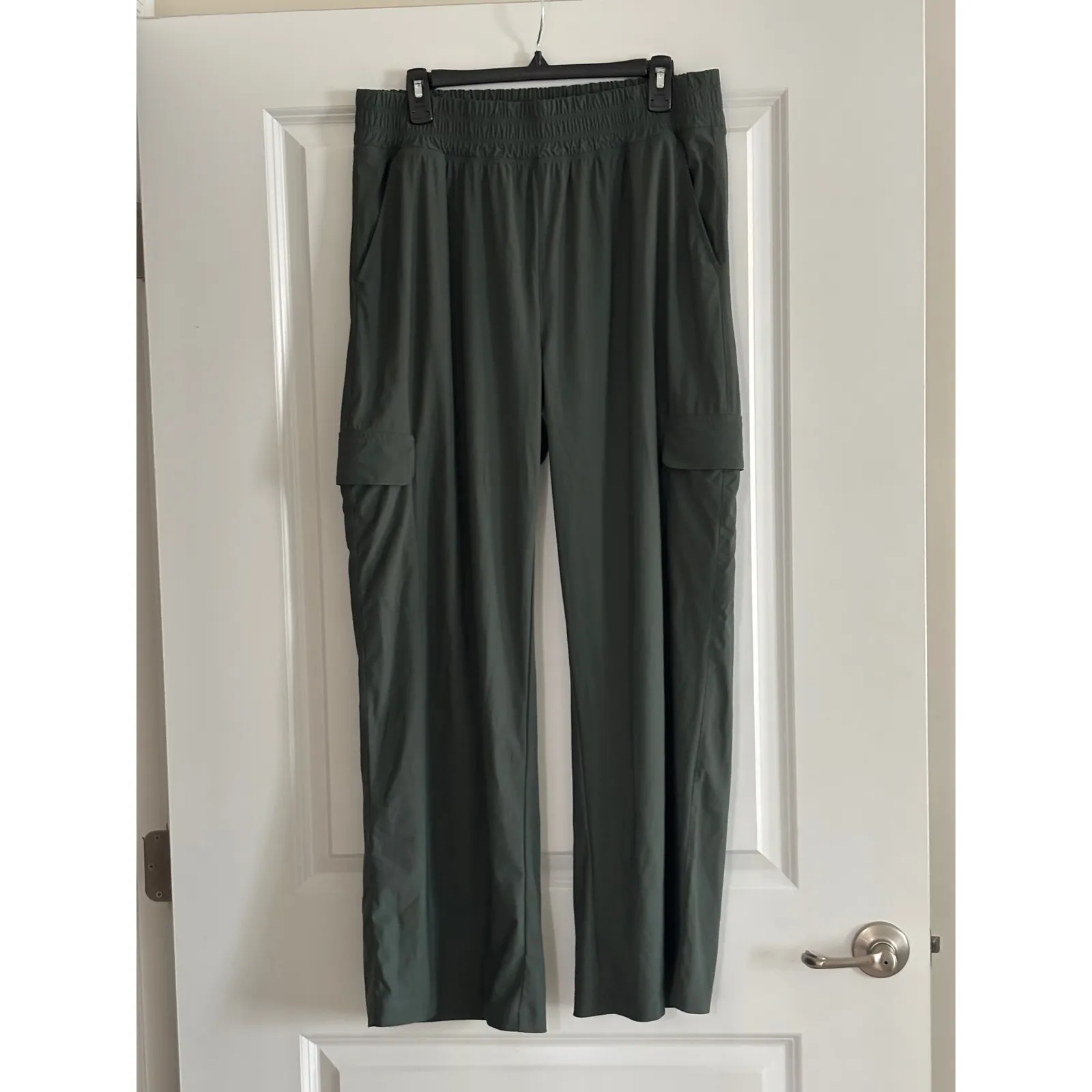 Old Navy Sleektech Go Dry Cargo Pants Dark Green Size L - Image 3