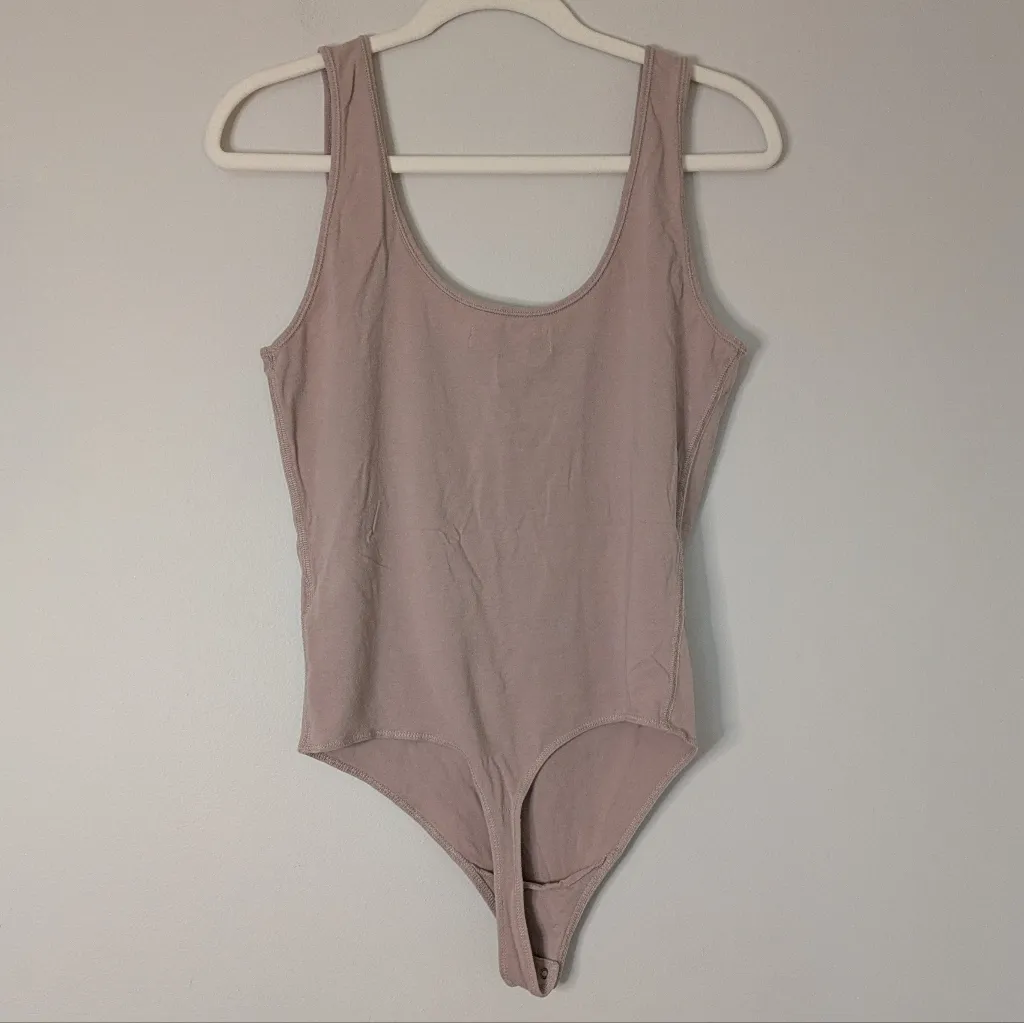 Abercrombie & Fitch Light Mauve/Tan Bodysuit Sz L - Image 3