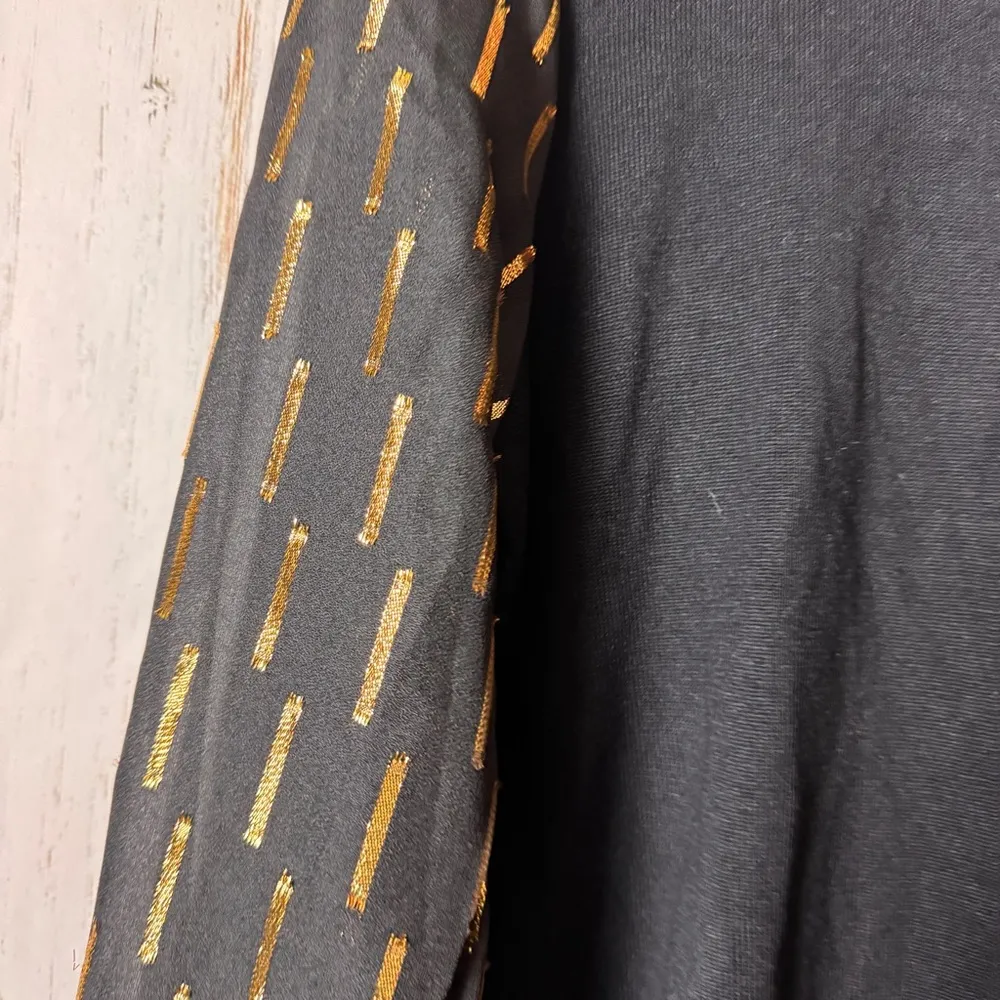 Carmen Marc Valvo Black and Gold  Mock Neck Long Sleeve Sweater Sz M NWT - Image 9