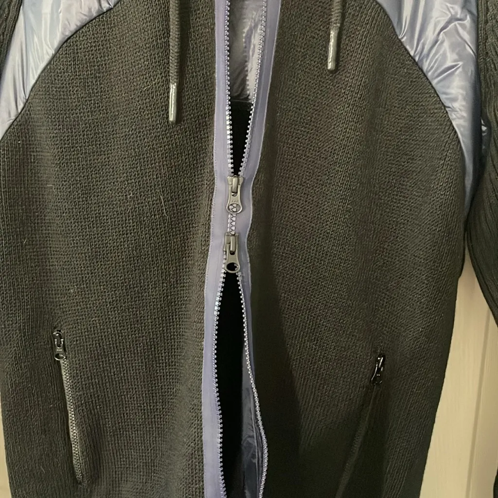 ATHLETA Responsible Down Feather Sweater Jacket in Navy Blue Small - Image 2