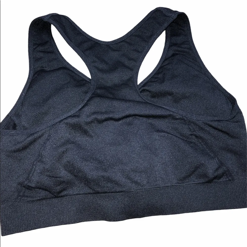 Avia black sports bra size large/extra large - Image 2