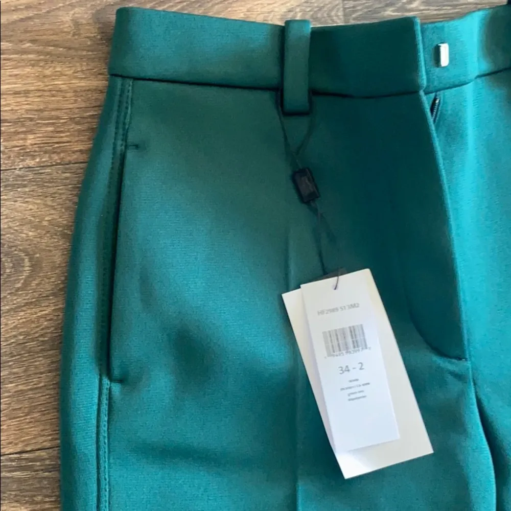 Women’s Fashion Show Edition High-Waisted Pleated - Image 5