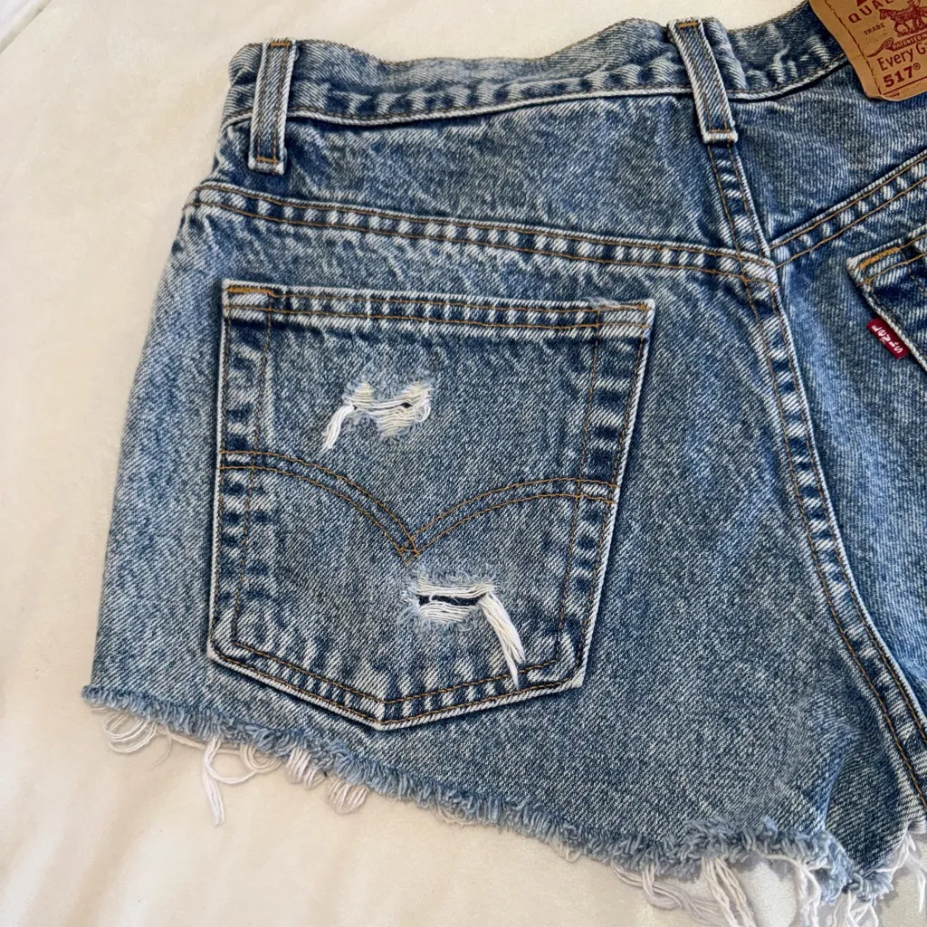 Vintage distressed Levi's 517 Blue Denim Cutoff 100% Cotton Shorts Size 11-READ - Image 5