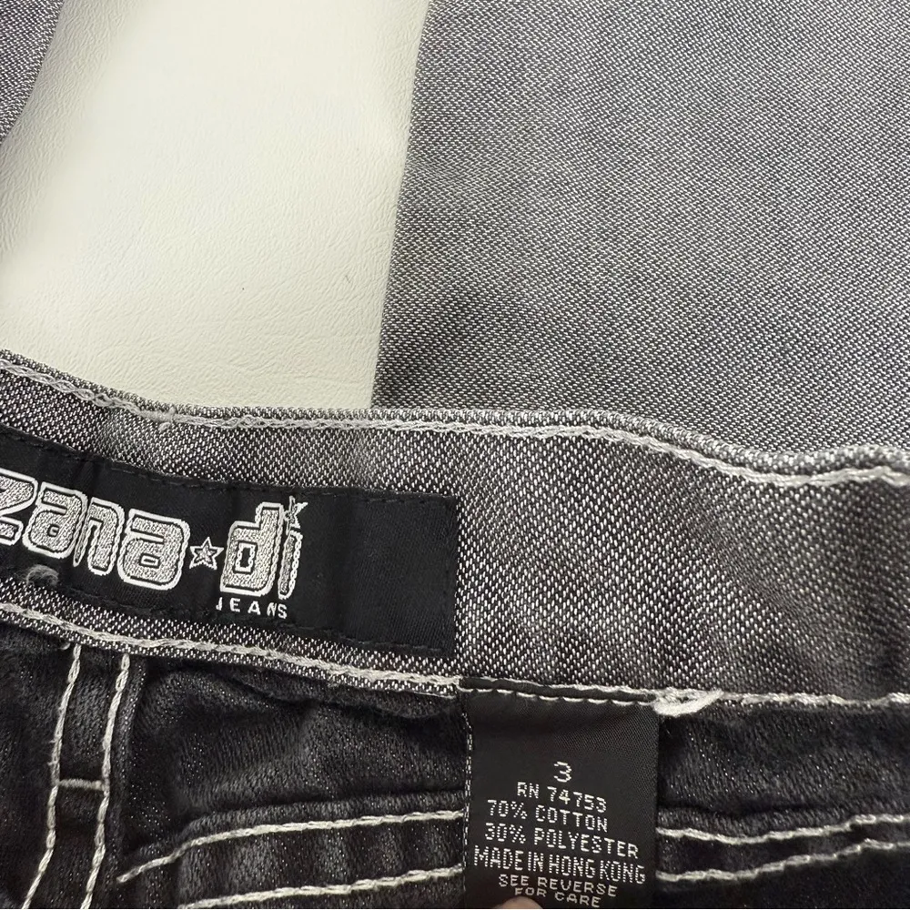 Y2K Zana Di Jeans – Faded Black/Grey - Image 4