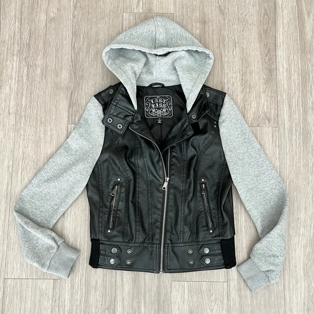Last Kiss Y2K Black Leather Hybrid Gray Hooded Zip Moto Jacket Size Medium - Image 7