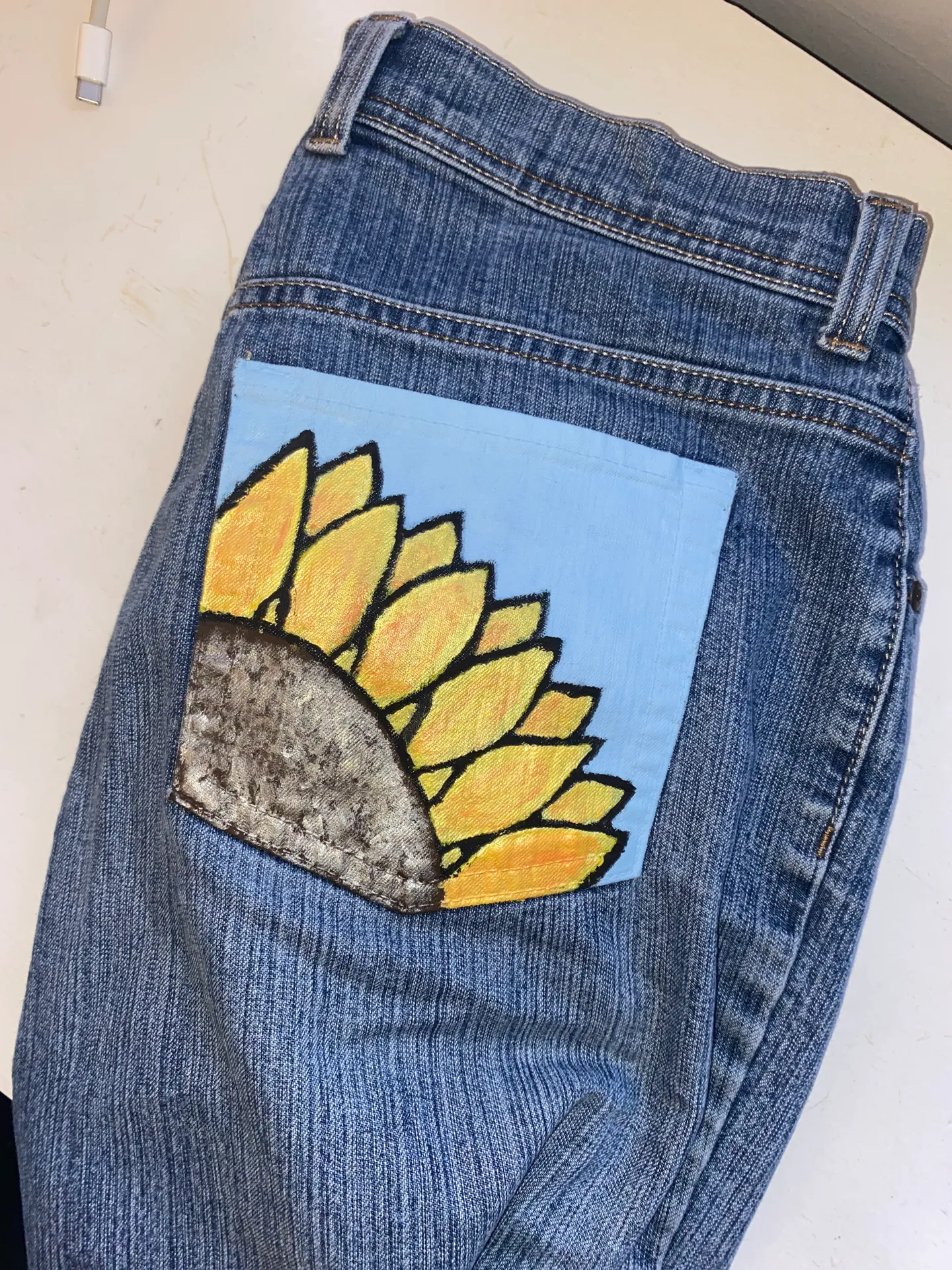 High Waisted, Hand Painted Jeans Size 6 - Image 4