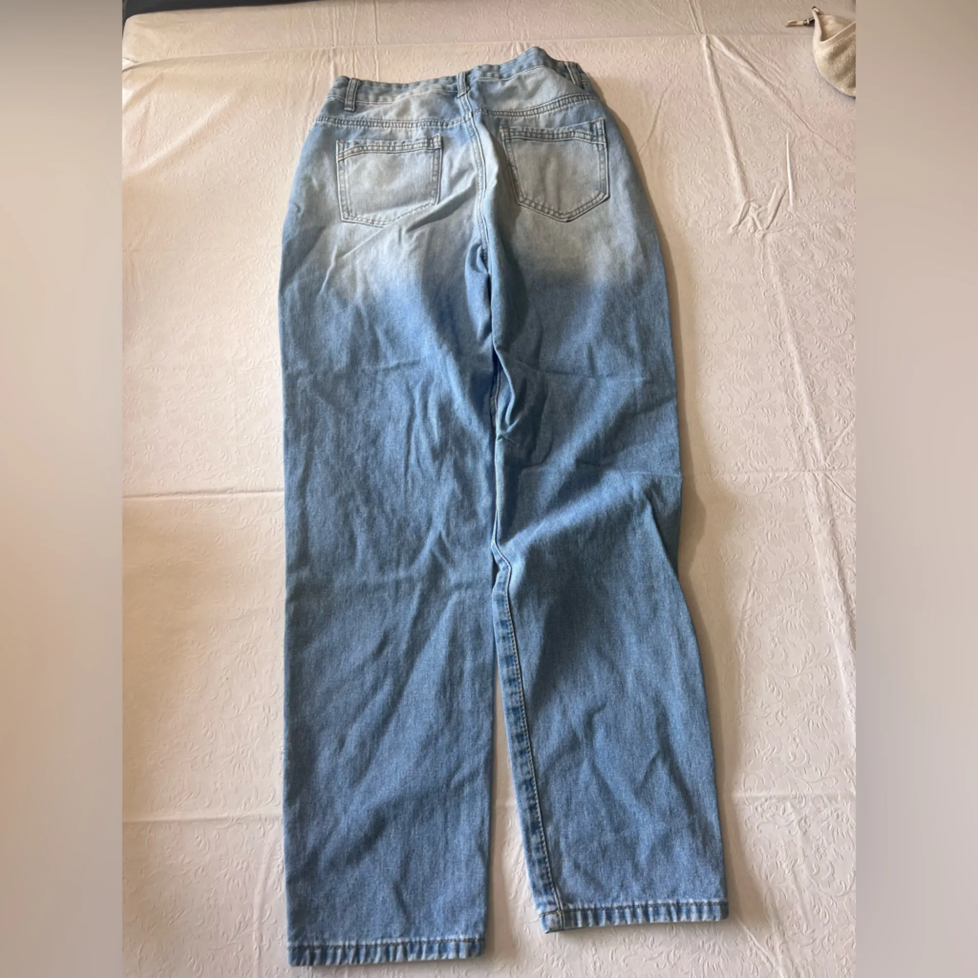 Distressed Light Blue Jeans Size undefined - Image 6