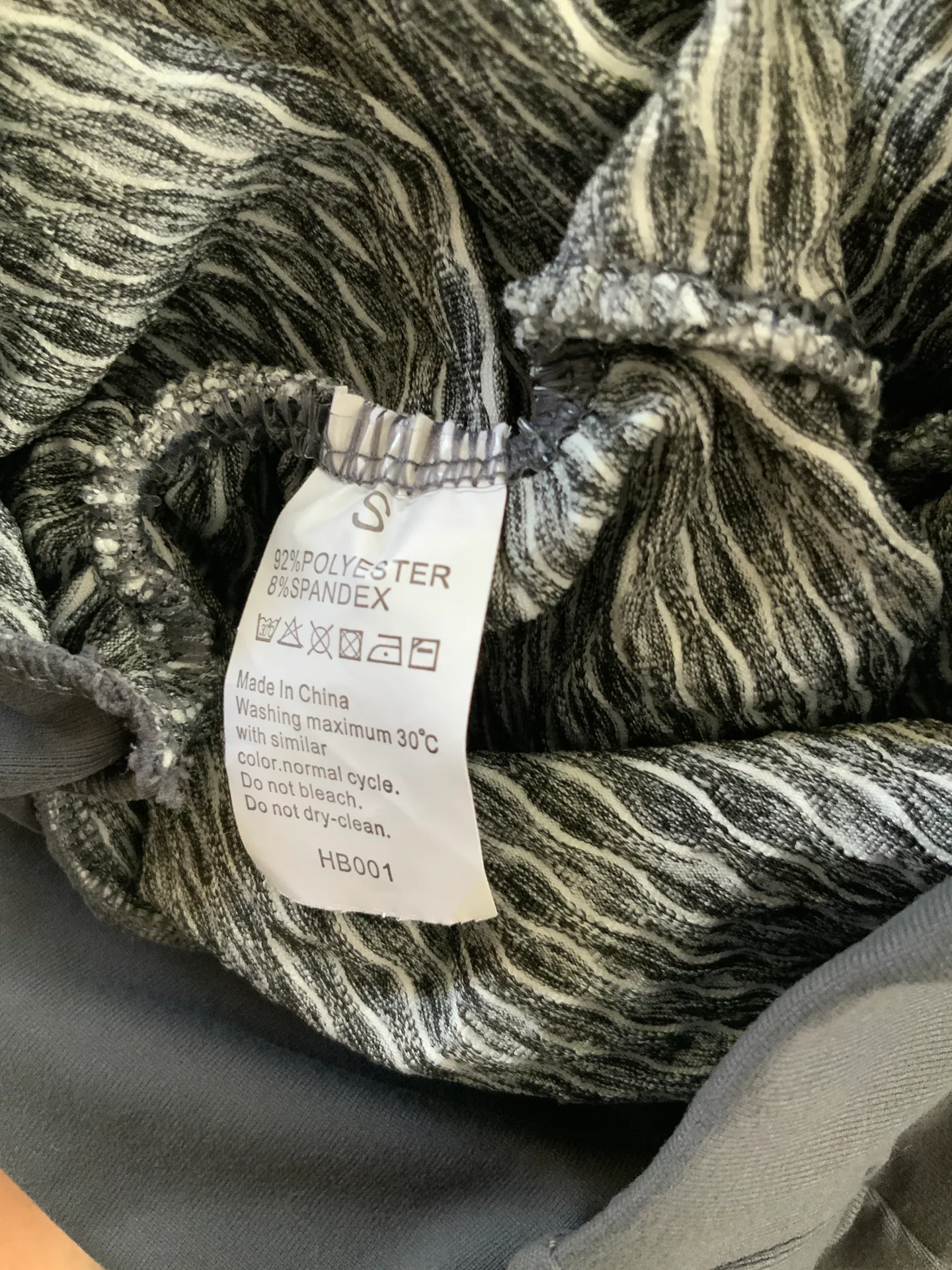 Famous Butt Lift Yoga Honeycomb Leggings Sz S Gray - Image 4