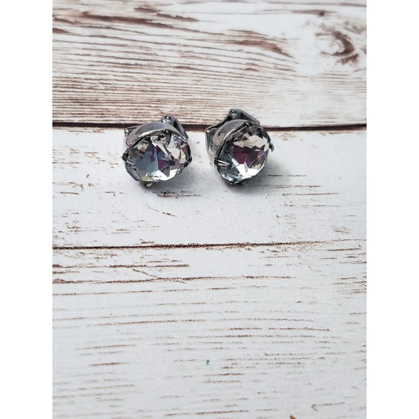 Vintage Clip On Earrings - Image 5