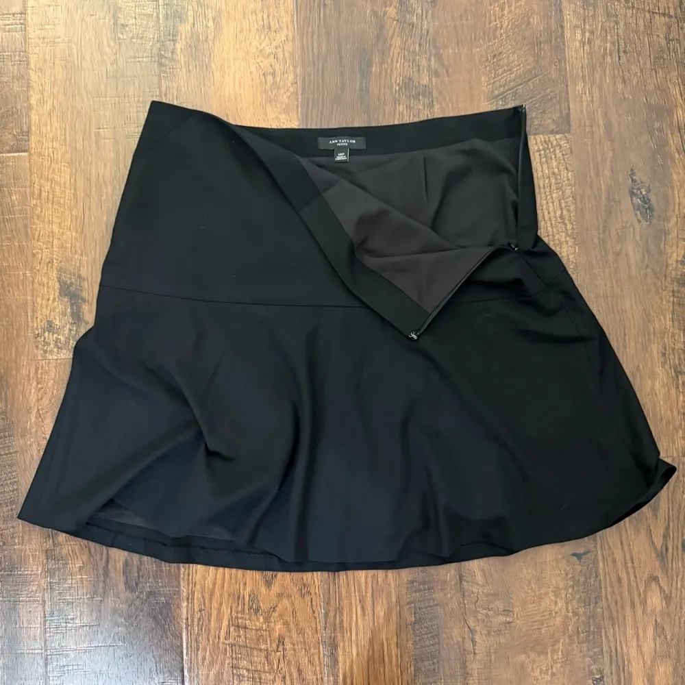 ANN TAYLOR black skirt suit, blazer size 10P, skirt size 12P - Image 10