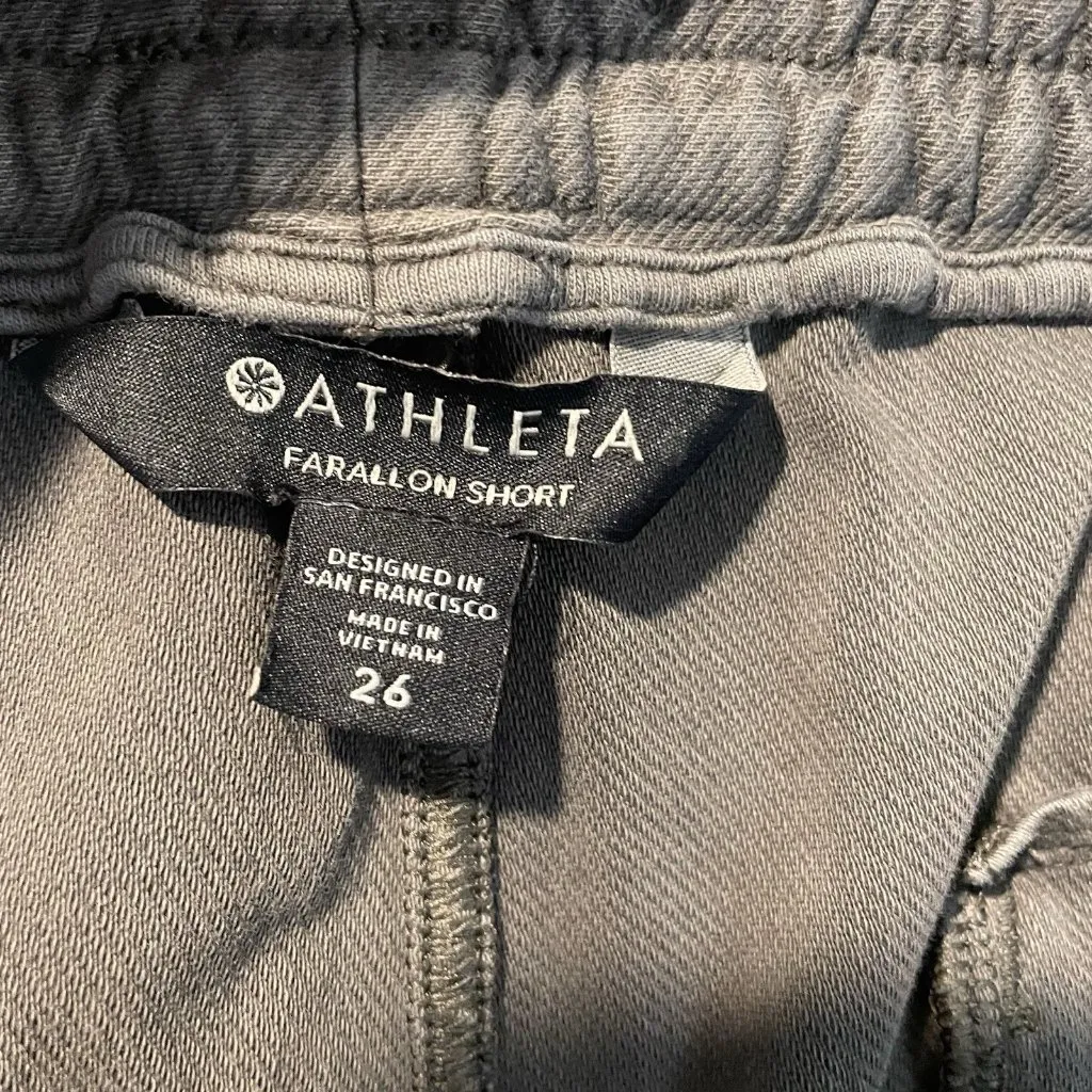 Athleta Shorts Womens 26 Plus Charcoal Gray Farallon Stretch Cargo Drawstring - Image 2