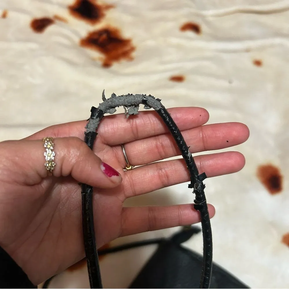 Black Textured Pleather Bag with Zipper Closure - Image 8