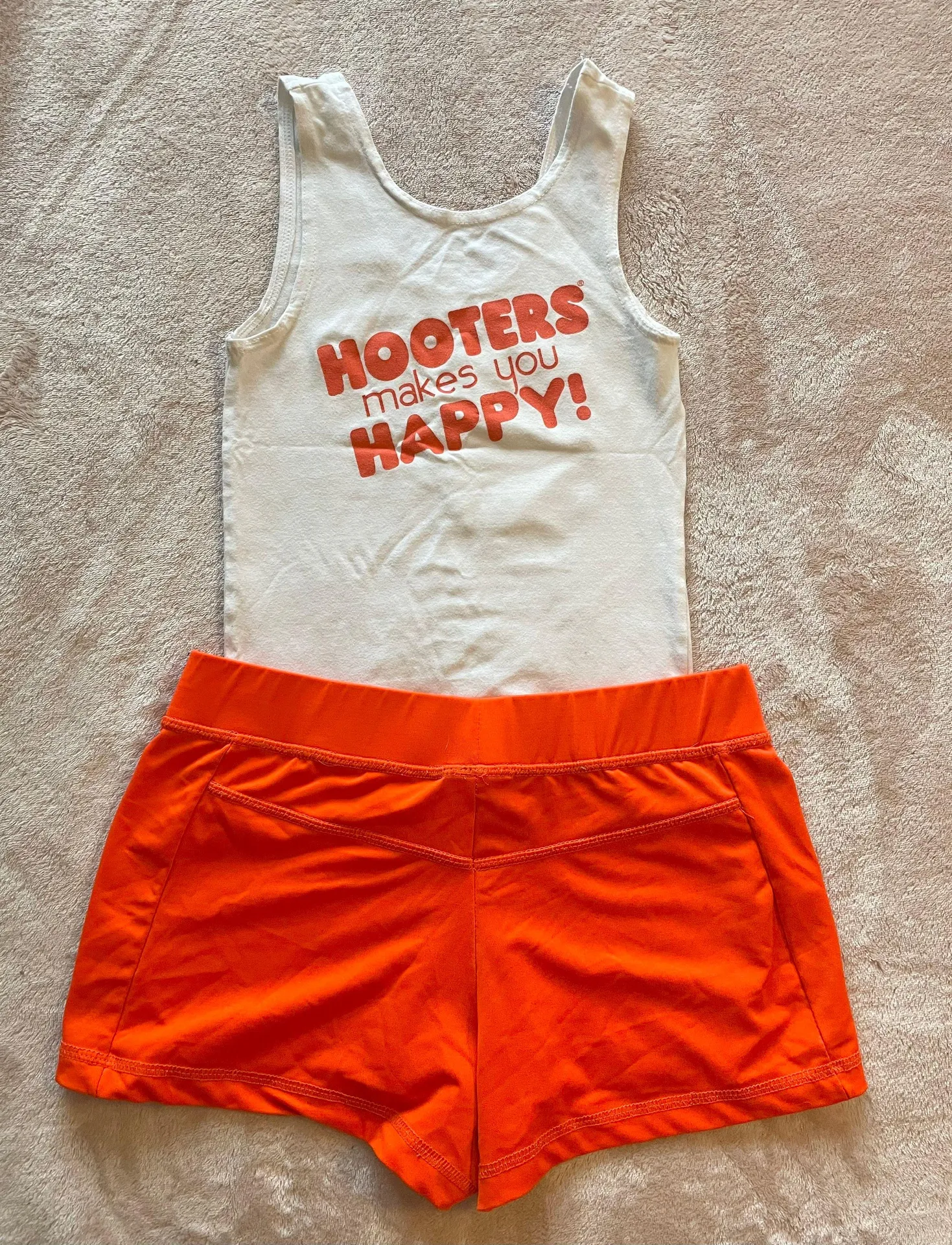 Hooters Uniform - Image 3