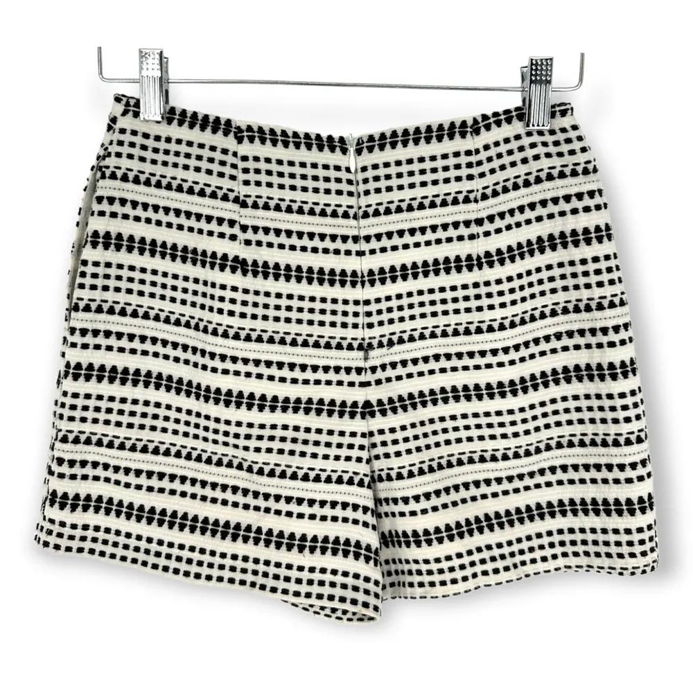 Cupcakes and Cashmere | Size 0 | Textured Lined Black and White Knit Skirt Skort - Image 6